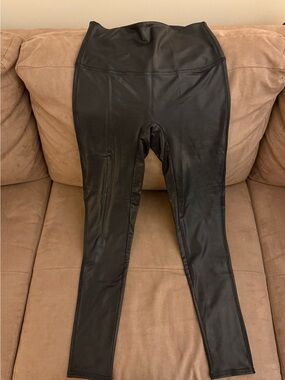 Jane and Bleecker Black Stretch Active Leggings